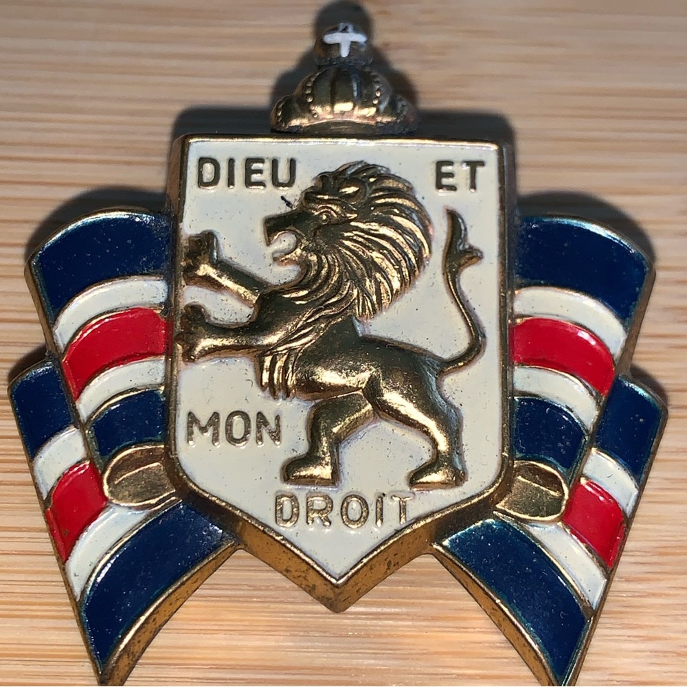 World War II USA British War Relief “Society Bundles For Britain” War Fund Badge